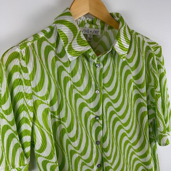 She + Sky Green and White Wave Retro Pattern Shirt - Picture 9 of 13